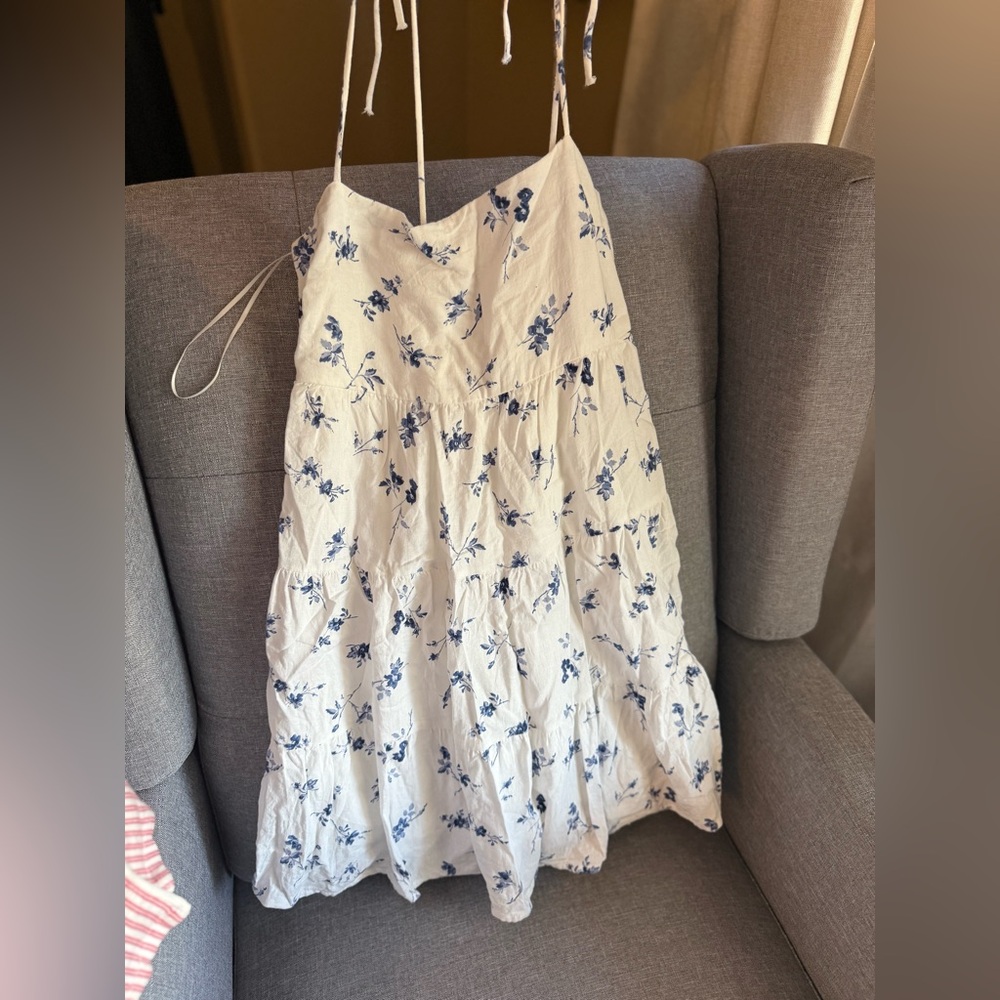Abercrombie & Fitch White and Blue Floral A-Line Skirt